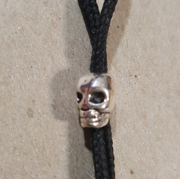 Skull Braid Tie- 5 silver skulls - Picture 2 of 5